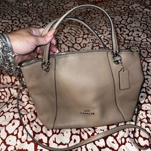 Nude leather Coach handbag. Excellent condition. Silver hardware
